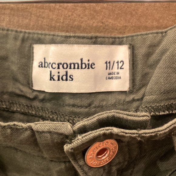 ABERCROMBIE KIDS DARK GREEN PAPER BAG SHORTS (AMAZING CONDITION) - Picture 2 of 3
